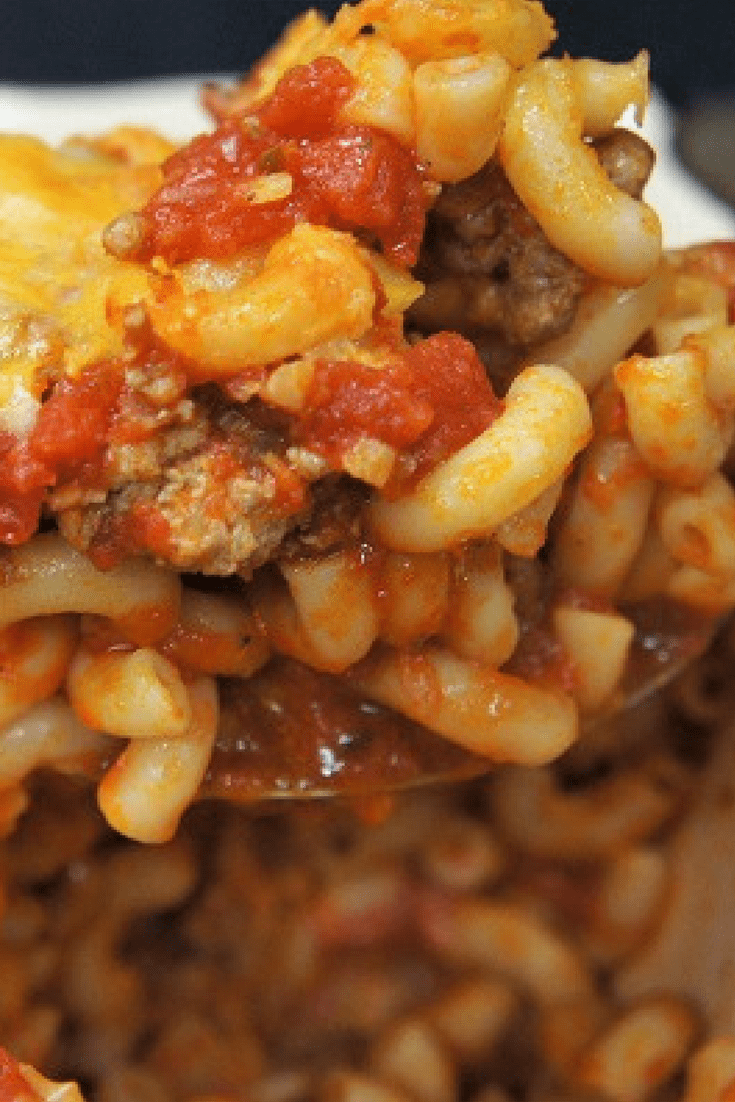This turkey-roni recipe is a fun, delicious remake of a childhood favorite. In this recipe the traditional beef-a-roni is made with lean ground turkey instead of beef for a healthy-ish and affordable update. It’s really easy to make, and you get a big batch so you can feed a crowd. #turkeyroni #groundturkey #pastadishes #pasta #pastacasserole
