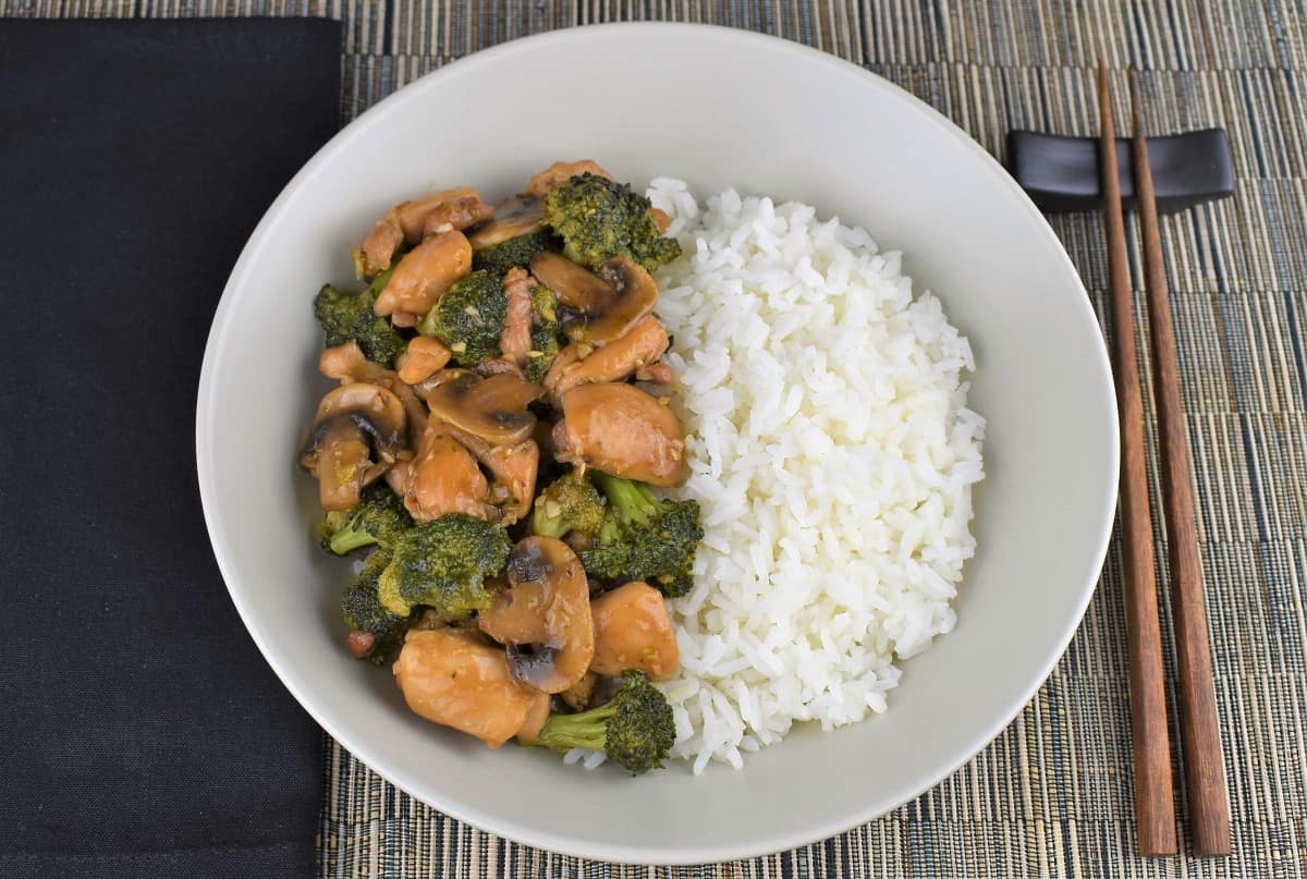 Chicken Broccoli Mushrooms Stir Fry - Cook2eatwell