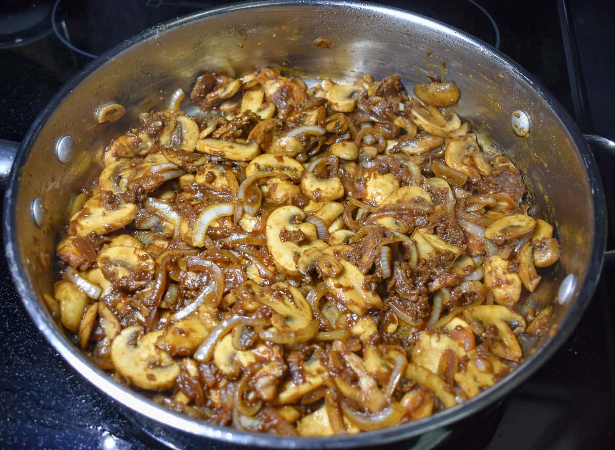 Steak and Mushrooms - Cook2eatwell