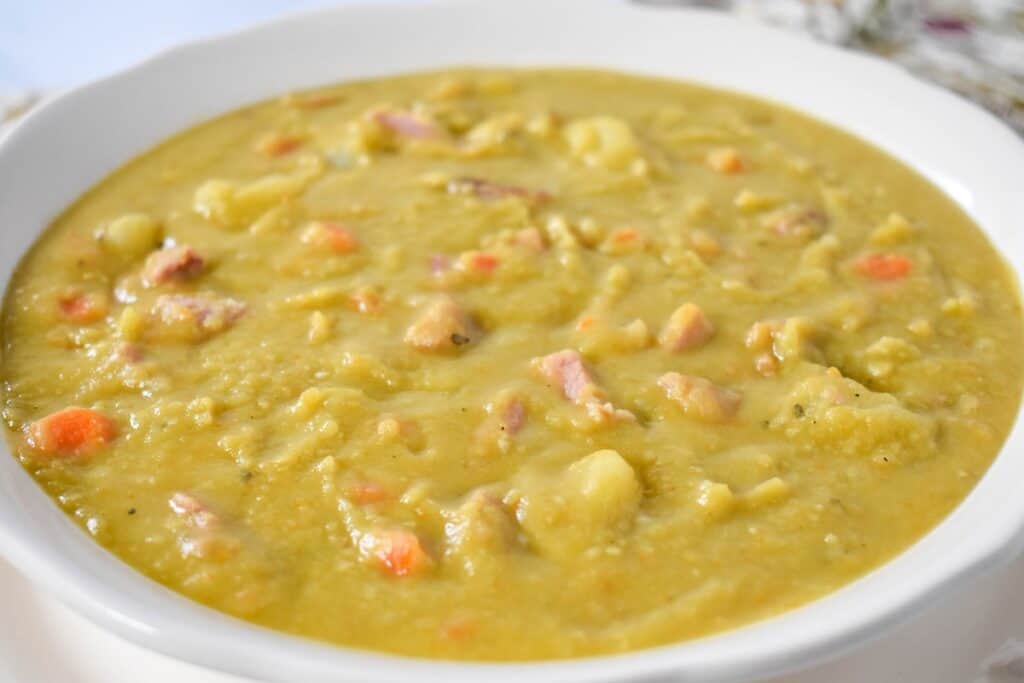 Sopa de Chicharos (Cuban Split Pea Soup) - Cook2eatwell