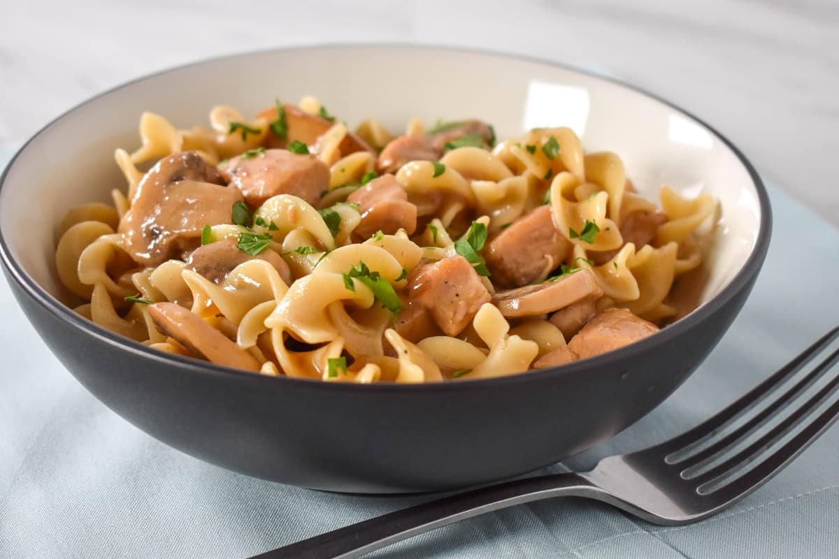 Chicken and Egg Noodles - Cook2eatwell