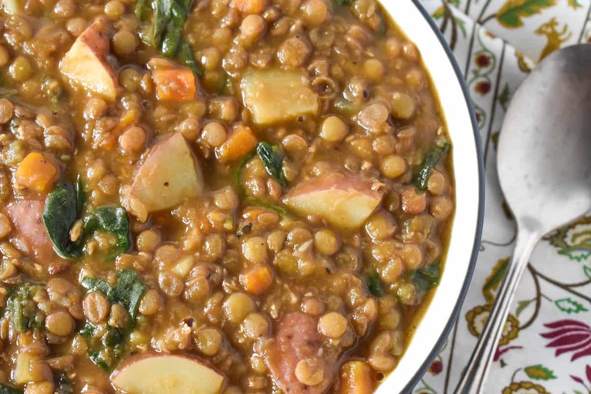 A close image of the lentil soup.
