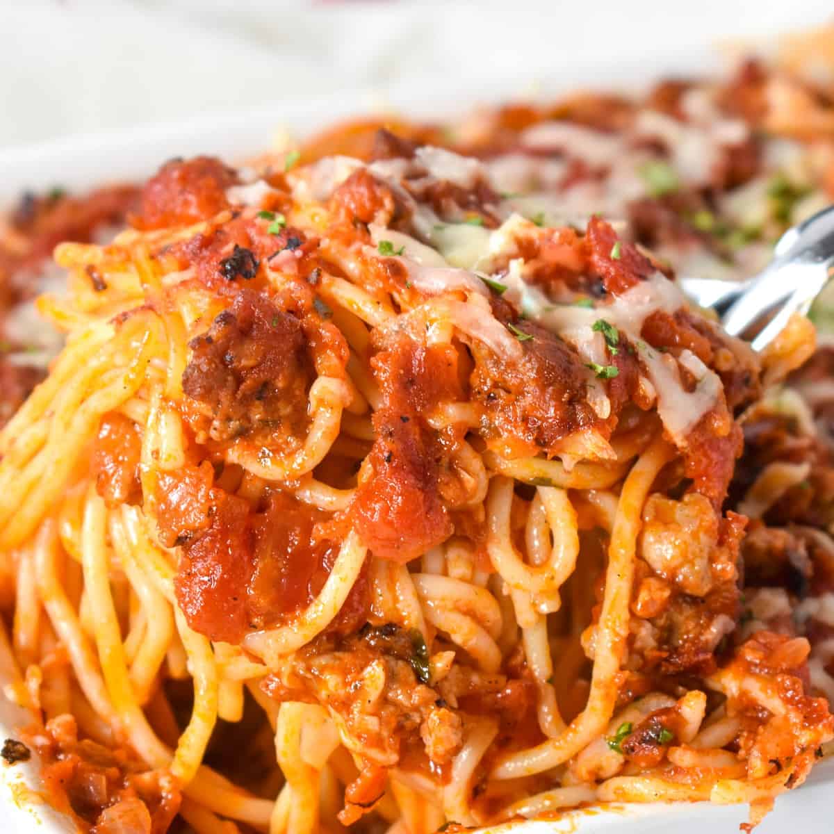 A close up image of the baked spaghetti.
